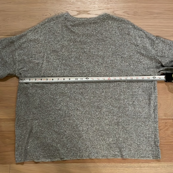 Zara Pearled Shirt. - Picture 3 of 4